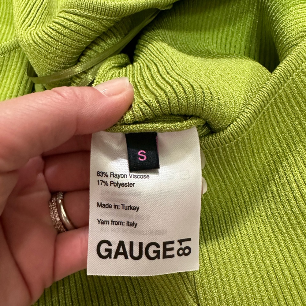 NWOT Beautiful Gauge81 Green Contemporary top. In brand new condition. Size S - Picture 6 of 6